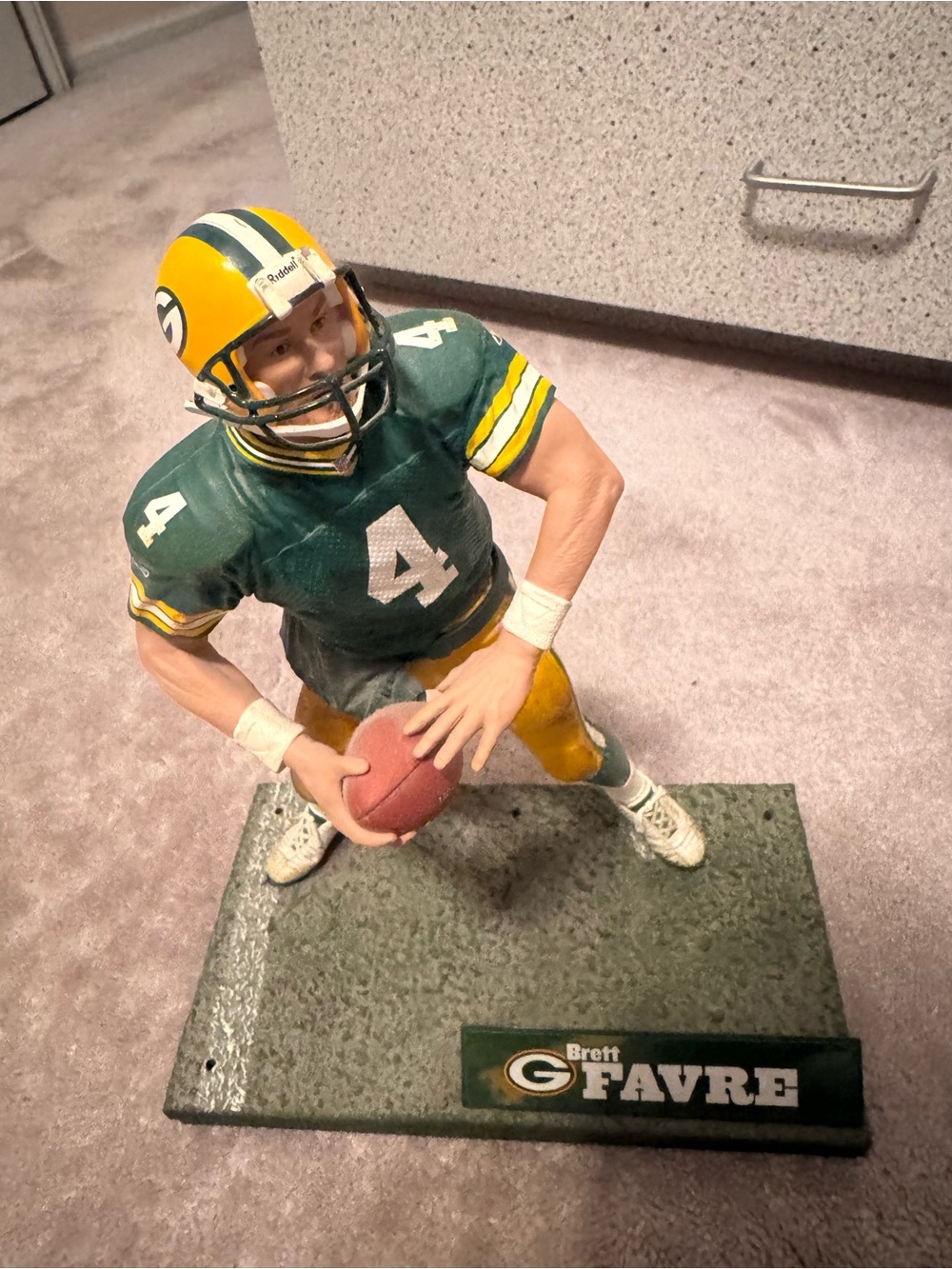 NFL Brett Favre Quarterback Football Statue